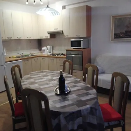 Apartment Drazin